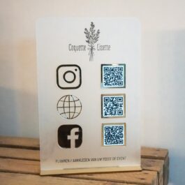 Social media sign – staand met 3 QR-codes